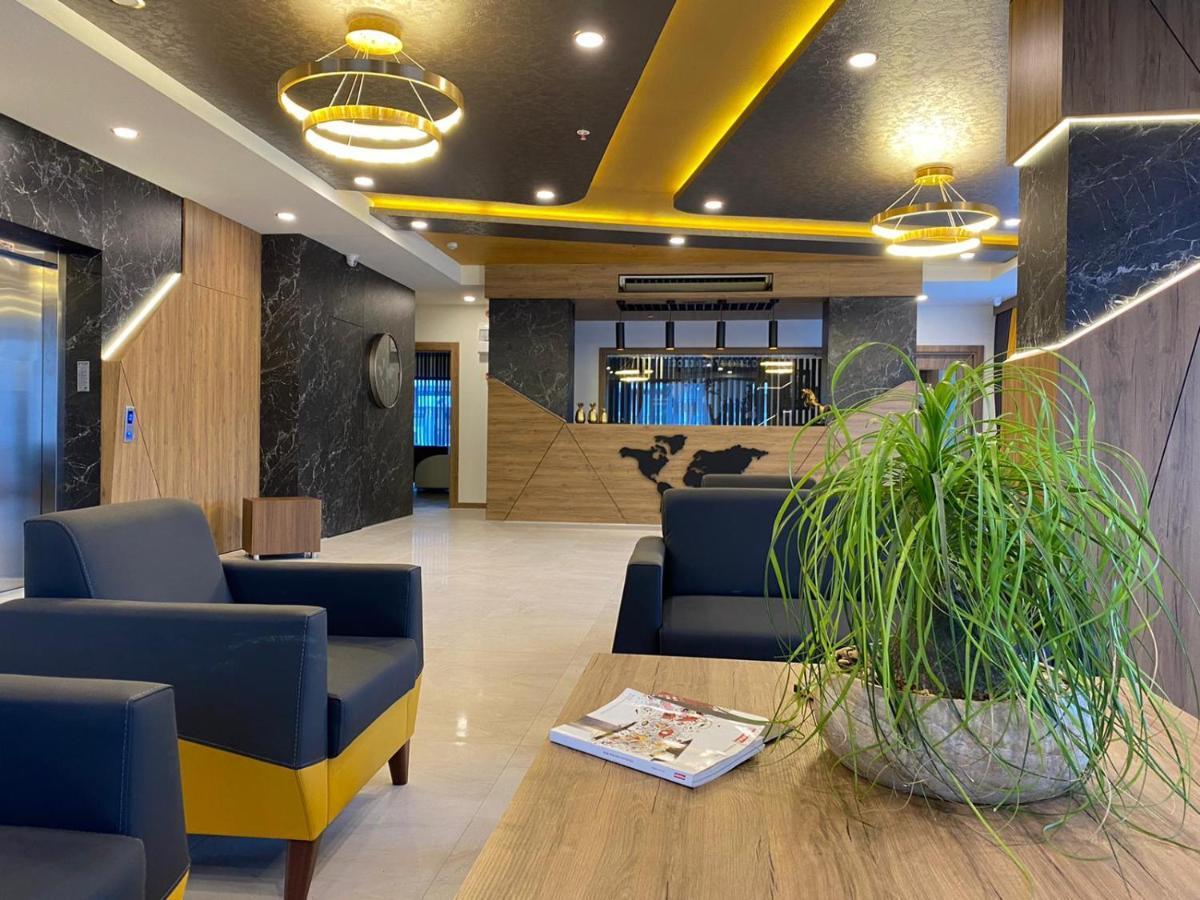 Hotel apartamentowy Golden World *